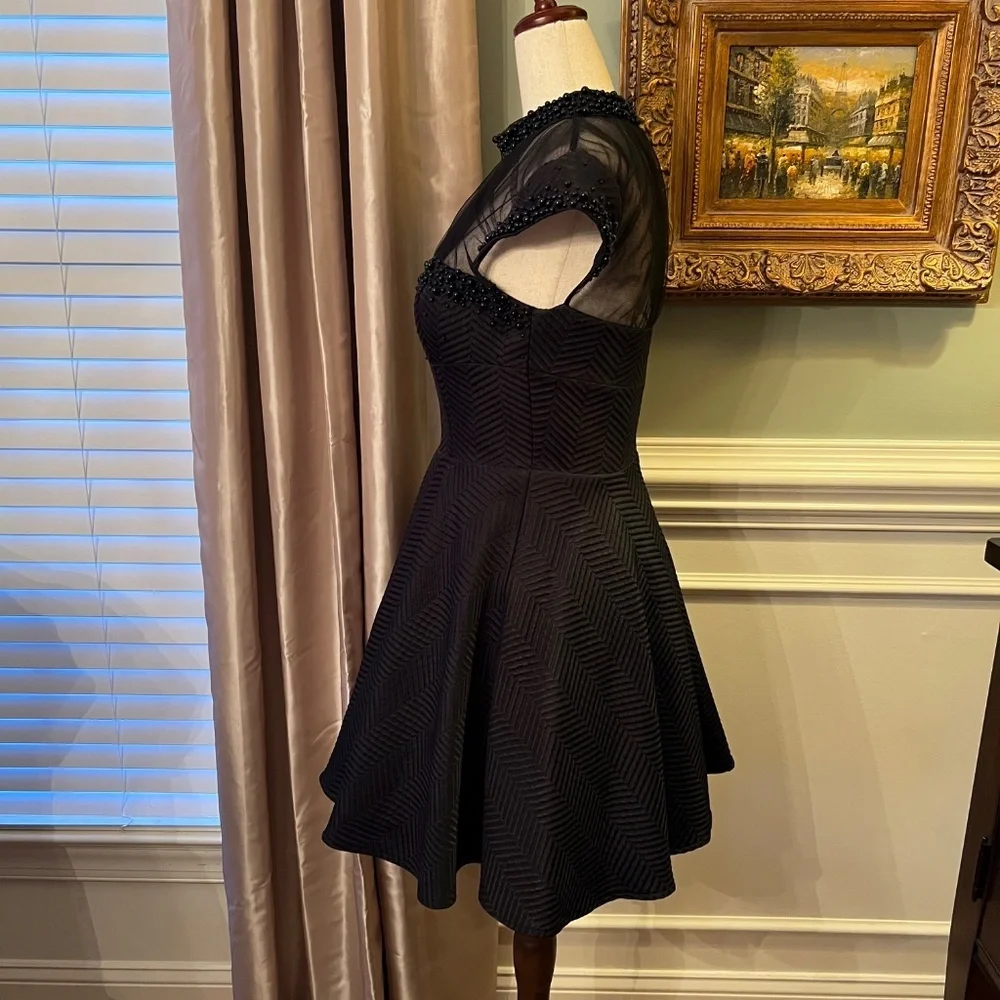 EUC Mac Duggal Beaded Black Fit & Flare Short Cocktail Party Dress Size 6